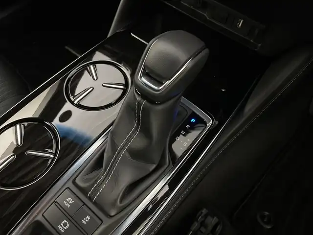 トヨタ クラウン ハイブリッド G Four 新潟県 2020(令2)年 4.1万km プレシャスブラックパール 4WD/トヨタセーフティセンス/ヘッドアップディスプレイ/純正ナビ/　CD/Bluetooth/フルセグTV/バックカメラ/イージークローザードア/レーダークルーズコントロール/LEDオートライト/メモリ付パワーシート/シートヒーター/純正17インチアルミホイール/パドルシフト/ブラインドスポットモニター/クリアランスソナー/電格ミラー/ウインカーミラー/スマートキー/ビルトインETC2.0