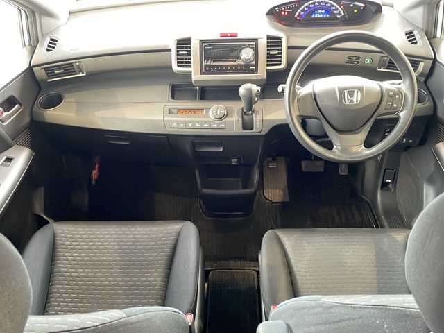 ホンダ フリード スパイク G ジャストセレクション 秋田県 2012(平24)年 4万km アラバスターシルバーメタリック 4WD/両側パワースライドドア/ETC/オートライト/ABS/横滑り防止装置