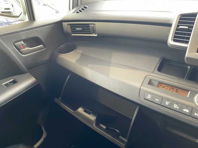 ホンダ フリード スパイク G ジャストセレクション 秋田県 2012(平24)年 4万km アラバスターシルバーメタリック 4WD/両側パワースライドドア/ETC/オートライト/ABS/横滑り防止装置