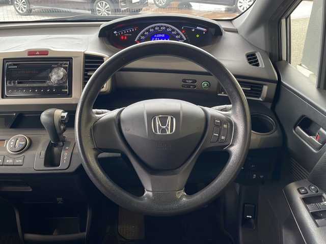 ホンダ フリード スパイク G ジャストセレクション 秋田県 2012(平24)年 4万km アラバスターシルバーメタリック 4WD/両側パワースライドドア/ETC/オートライト/ABS/横滑り防止装置