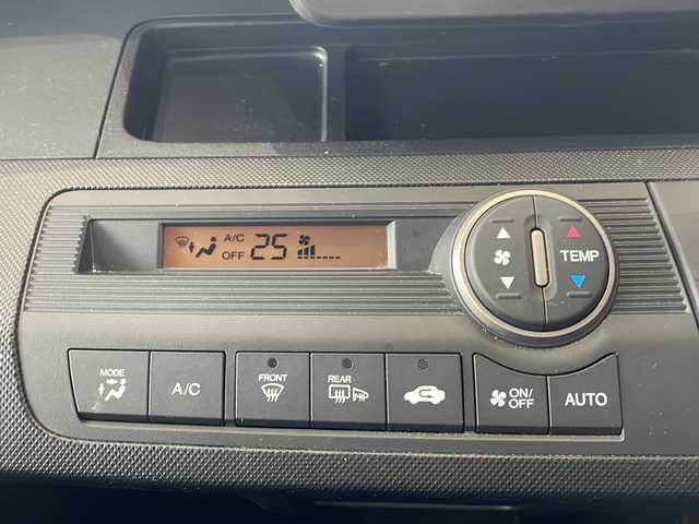 ホンダ フリード スパイク G ジャストセレクション 秋田県 2012(平24)年 4万km アラバスターシルバーメタリック 4WD/両側パワースライドドア/ETC/オートライト/ABS/横滑り防止装置