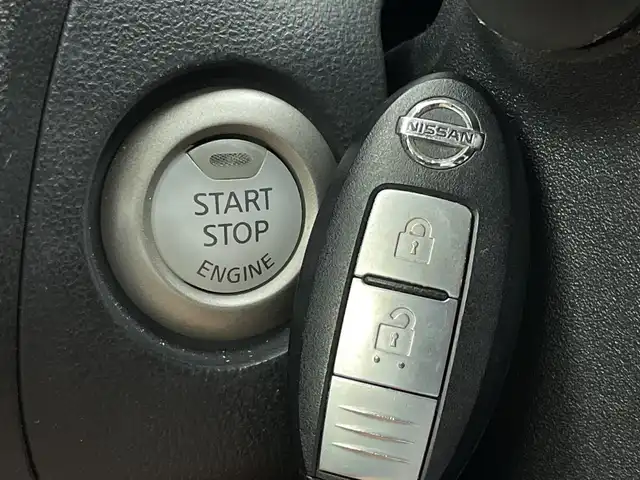 日産 ジューク 15RX タイプV 新潟県 2012(平24)年 7.2万km サファイアブラック 純正ナビ/Bluetooth/DVD/CD/バックカメラ/ビルトインETC/スペアキー1本/スマートキー/プッシュスタート/純正17インチアルミホイール/フロントフォグランプ/電動格納ミラー/革巻きステアリング/ISOFIX/取扱説明書
