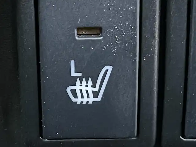 スズキ ハスラー Jスタイル ターボ 岡山県 2021(令3)年 3.2万km クールカーキパールメタリック/ホワイト2トーンルーフ 登録時走行距離31623km/社外ナビ（AM/FM/CD/DVD/BT）/全方位モニター/フルセグテレビ/デュアルカメラブレーキ/レーダークルーズコントロール/インタークーラーターボ/前席シートヒーター/衝突軽減ブレーキ/コーナーセンサー/アイドリングストップ/横滑り防止装置/レーンキープアシスト/オートエアコン/LEDヘッドライト/LEDフォグランプ/純正15インチAW