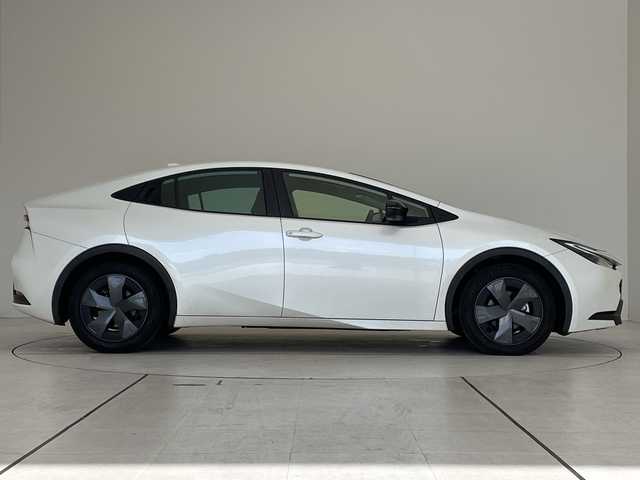 トヨタ プリウス U 愛知県 2023(令5)年 3.5万km プラチナホワイトパールマイカ トヨタセーフティセンス/純正ディズプレイオーディオ　ナビ機能なし/全方位カメラ/レーダークルーズコントロール/バックカメラ/コーナーセンサー/ETC2.0/ブラインドスポットモニター/ステアリングヒーター/LEDヘッドライト/オートマチックハイビーム/衝突軽減システム/フルセグ/Bluetooth/ステアリングスイッチ/スマートキー/プッシュスタート
