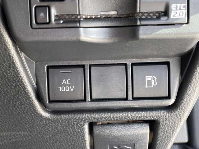 トヨタ プリウス U 愛知県 2023(令5)年 3.5万km プラチナホワイトパールマイカ トヨタセーフティセンス/純正ディズプレイオーディオ　ナビ機能なし/全方位カメラ/レーダークルーズコントロール/バックカメラ/コーナーセンサー/ETC2.0/ブラインドスポットモニター/ステアリングヒーター/LEDヘッドライト/オートマチックハイビーム/衝突軽減システム/フルセグ/Bluetooth/ステアリングスイッチ/スマートキー/プッシュスタート