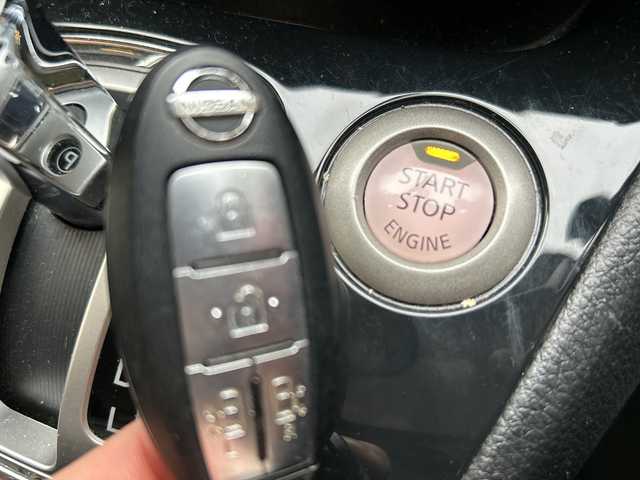 日産 セレナ ハイウェイスター Vセレクション 鹿児島県 2012(平24)年 10.8万km ブリリアントホワイトパール 純正ナビ/　　CD/DVD/BT/フルセグ/バックカメラ/両側パワースライドドア/クルーズコントロール/オートライト/純正16インチアルミホイール/ステアリングスイッチ/リアオートエアコン/アイドリングストップ/ヒルスタートアシスト/後席サンシェード/スマートキー/ETC