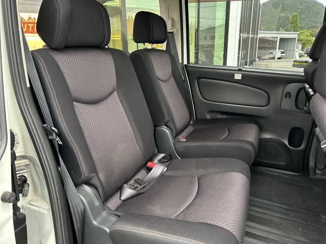 日産 セレナ ハイウェイスター Vセレクション 鹿児島県 2012(平24)年 10.8万km ブリリアントホワイトパール 純正ナビ/　　CD/DVD/BT/フルセグ/バックカメラ/両側パワースライドドア/クルーズコントロール/オートライト/純正16インチアルミホイール/ステアリングスイッチ/リアオートエアコン/アイドリングストップ/ヒルスタートアシスト/後席サンシェード/スマートキー/ETC