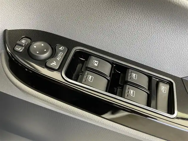 ダイハツ タント カスタム RS セレクション 富山県 2020(令2)年 1.4万km ブラックマイカメタリック/シャイニングホワイトパール 社外ナビ（AM/FM/DVD/BT/フルセグ）/バックカメラ/前後ドライブレコーダー/ETC/両側パワースライドドア/ハーフレザーシート/D/N席シートヒーター/衝突被害軽減システム/レーダークルーズコントロール/レーンキープアシスト/コーナーセンサー/横滑り防止装置/アイドリングストップ/純正アルミホイール/純正フロアマット/オートLEDライト/フォグライト/革巻きステアリング/ステアリングスイッチ/スマートキー/スペアキー