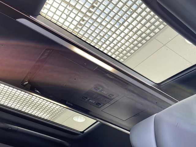 トヨタ アルファードハイブリット Z 愛知県 2025(令7)年 0.1千km プラチナホワイトパールマイカ ワンオーナー/14インチディスプレイオーディオプラス/【コネクティッドナビ対応・フルセグTV・AM/FM・USB入力・HDMI入力・AppleCarPlay・AndrodiAuto】/ETC2.0/左右独立ムーンルーフ/デジタルインナーミラー/パワーシート（前席）/・マイコンプリセットドライビングポジションシステム/助手席肩口パワーシートスイッチ/2列目エグゼクティブパワーシート/【パワーリクライニング・大型ヘッドレスト・快適温熱シート・充電用USB端子・パワーオットマン・折り畳み式サイドテーブル・大型アームレスト】/セーフティセンス（予防安全パッケージ）/【プリクラッシュセーフティ・レーントレーシングアシスト・レーンディパーチャーアラート・全車速追従機能付レーダークルーズコントロール・アダプティブハイビームシステム・ロードサインアシスト】/トヨタチームメイト/カラーヘッドアップディスプレイ/・タッチトレーサーオペレーション/ユニバーサルステップ/グローブボックス照明/おくだけ充電/床下透過表示機能付パノラミックビューモニター/3眼LEDヘッドライトランプ/新車保証書/スペアキー