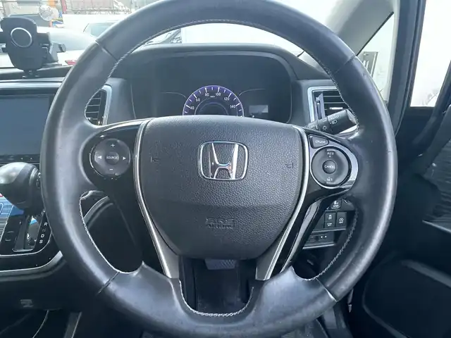 ホンダ オデッセイ 兵庫県 2014(平26)年 10.6万km プレミアムヴィーナスブラックP (株)IDOMが運営する【じしゃロン西宮店】の自社ローン専用車両になります。こちらは現金またはオートローンご利用時の価格です。自社ローンご希望の方は別途その旨お申付け下さい/＊両側パワースライドドア/＊プッシュスタート/＊純正ナビ/＊フルセグテレビ/＊バックカメラ/＊フリップダウンモニター/＊運転席パワーシート/＊CTBA