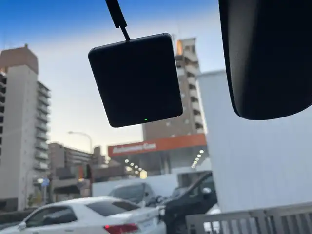 ホンダ オデッセイ 兵庫県 2014(平26)年 10.6万km プレミアムヴィーナスブラックP (株)IDOMが運営する【じしゃロン西宮店】の自社ローン専用車両になります。こちらは現金またはオートローンご利用時の価格です。自社ローンご希望の方は別途その旨お申付け下さい/＊両側パワースライドドア/＊プッシュスタート/＊純正ナビ/＊フルセグテレビ/＊バックカメラ/＊フリップダウンモニター/＊運転席パワーシート/＊CTBA