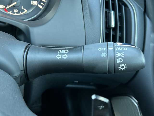 日産 スカイライン 400R 大阪府 2020(令2)年 5万km ブリリアントホワイトパール エマージェンシーブレーキ/純正ナビ　/全方位カメラ　/フルセグＴＶ　ＣＤ　ＤＶＤ　ＢＴ　/黒レザーシート　/パワーシート　/シートメモリ　/シートヒーター　/パドルシフト　/レーダークルコン　/ＥＴＣ２．０　/ＬＥＤヘッドライト　/ドライブレコーダー　/プッシュスタート　/スマートキー　/取扱説明書　保証書　/純正アルミホイール　/純正フロアマット