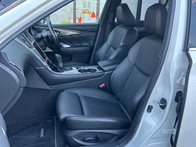 日産 スカイライン 400R 大阪府 2020(令2)年 5万km ブリリアントホワイトパール エマージェンシーブレーキ/純正ナビ　/全方位カメラ　/フルセグＴＶ　ＣＤ　ＤＶＤ　ＢＴ　/黒レザーシート　/パワーシート　/シートメモリ　/シートヒーター　/パドルシフト　/レーダークルコン　/ＥＴＣ２．０　/ＬＥＤヘッドライト　/ドライブレコーダー　/プッシュスタート　/スマートキー　/取扱説明書　保証書　/純正アルミホイール　/純正フロアマット