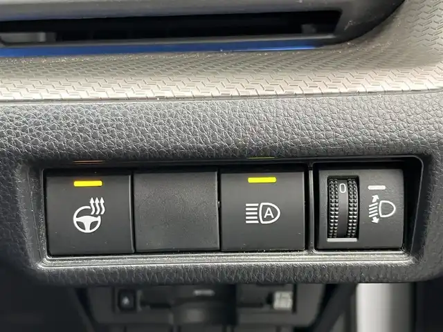 トヨタ プリウス Z 奈良県 2025(令7)年 1.3万km プラチナホワイトパールマイカ モデリスタエアロ/純正12インチディスプレイオーディオ/（TV/BT/AppleCarPlay/AndroidAuto）/レーダークルーズコントロール/アラウンドビューモニター/ブラインドスポットモニター/前後コーナーセンサー/プリクラッシュセーフティ/レーンキープアシスト/パーキングアシスト/パワーバックドア/レザーシート/運転席メモリ付きパワーシート/前席シートヒーター/エアーシート/ステアリングヒーター/ワイヤレス充電/デジタルインナーミラー/LEDヘッドライト/ETC2.0/純正19インチAW/保証書/取り扱い説明書