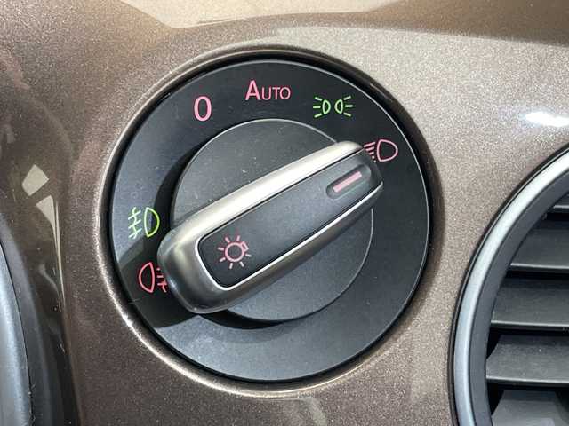 フォルクスワーゲン ザ・ビートル チョコ 愛媛県 2014(平26)年 8万km 茶 社外７インチナビ/Bluetooth/ワンセグテレビ/ドライブレコーダー/ETC/プッシュスタート/LEDヘッドライト/オートライト/フォグランプ/電動格納ミラー