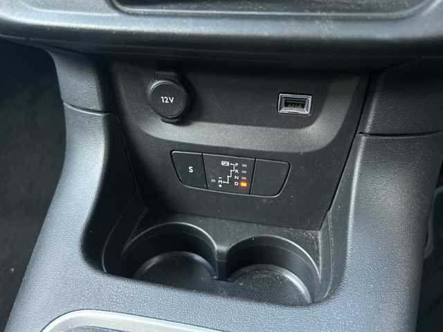 シトロエン Ｃ３ シャイン 滋賀県 2019(令1)年 1.8万km サーブル 純正ナビ/バックカメラ/ａｐｐｌｅｃａｒｐｌａｙ/純正１６インチＡＷ/アダプティブクルーズコントロール/ブラインドスポットモニター/クリアランスソナー/アクティブセーフティブレーキ/ＥＴＣ/ドライブレコーダー/スマートキー