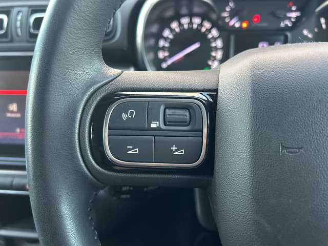 シトロエン Ｃ３ シャイン 滋賀県 2019(令1)年 1.8万km サーブル 純正ナビ/バックカメラ/ａｐｐｌｅｃａｒｐｌａｙ/純正１６インチＡＷ/アダプティブクルーズコントロール/ブラインドスポットモニター/クリアランスソナー/アクティブセーフティブレーキ/ＥＴＣ/ドライブレコーダー/スマートキー