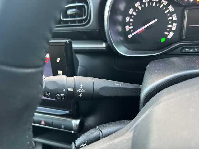 シトロエン Ｃ３ シャイン 滋賀県 2019(令1)年 1.8万km サーブル 純正ナビ/バックカメラ/ａｐｐｌｅｃａｒｐｌａｙ/純正１６インチＡＷ/アダプティブクルーズコントロール/ブラインドスポットモニター/クリアランスソナー/アクティブセーフティブレーキ/ＥＴＣ/ドライブレコーダー/スマートキー