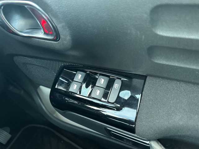 シトロエン Ｃ３ シャイン 滋賀県 2019(令1)年 1.8万km サーブル 純正ナビ/バックカメラ/ａｐｐｌｅｃａｒｐｌａｙ/純正１６インチＡＷ/アダプティブクルーズコントロール/ブラインドスポットモニター/クリアランスソナー/アクティブセーフティブレーキ/ＥＴＣ/ドライブレコーダー/スマートキー