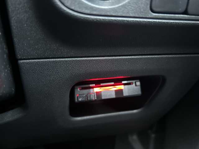 シトロエン Ｃ３ シャイン 滋賀県 2019(令1)年 1.8万km サーブル 純正ナビ/バックカメラ/ａｐｐｌｅｃａｒｐｌａｙ/純正１６インチＡＷ/アダプティブクルーズコントロール/ブラインドスポットモニター/クリアランスソナー/アクティブセーフティブレーキ/ＥＴＣ/ドライブレコーダー/スマートキー