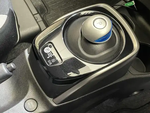 日産 ノート e－パワー B FOUR 岩手県 2020(令2)年 7.9万km ホワイト ４WD/アラウンドビューモニター/エマージェンシーブレーキ/レーンアシスト/踏み間違い衝突防止アシスト/前後ソナー/横滑り防止装置/インテリジェントルームミラー/KENWOODナビ/ETC/ヘッドライトレベライザー/オートエアコン/オートライト/LEDヘッドライト/プッシュスタート/１４インチスチールホイール/ドアバイザー