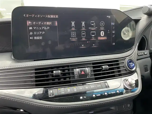レクサス ＬＳ 500h Iパッケージ 東京都 2021(令3)年 3.6万km シルバー 法人ワンオーナー/走行35886km/メーカーオプション設定色(1L3/銀影ラスター)/Lexusチームメイト(アドバンスドパーク対応)/Lexusセーフティシステム+A/（PCS/FCTA/LTA/AHS/RSA）/レーダークルーズコントロール/先行車発進告知/メーカーオプション3Dサラウンドシステム/（マークレビンソン/23スピーカー)/純正SDナビ/DTV(12.3インチワイド)/・AppleCarPlay/AndroidAuto対応/・Bluetooth ・Blu-ray/DVD再生/・Miracast ・microSDミュージックサーバー/全方位パノラミックビューモニター/デジタルインナーミラー /電動レザーシート(ブラック/本革)/・運転席20way/助手席18way/・シートヒーター(運転席/助手席)/・シートベンチレーション(運転席/助手席)/ステアリングヒーター/イージークローザードア(全ドア)/電動パワートランクリッド/HUD(ヘッドアップディスプレイ)/LEDヘッドランプ/電子制御式エアサスペンション/純正19インチアルミホイール/スマートキー(スペア1個付)/車検 R8年4月11日迄/記録簿(R4/5/6年)/取説(車体/クイックガイド/ナビ/電子/後席)