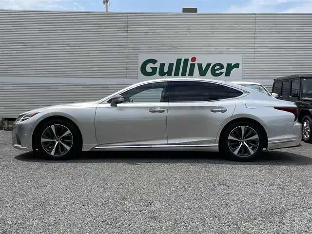 レクサス ＬＳ 500h Iパッケージ 東京都 2021(令3)年 3.6万km シルバー 法人ワンオーナー/走行35886km/メーカーオプション設定色(1L3/銀影ラスター)/Lexusチームメイト(アドバンスドパーク対応)/Lexusセーフティシステム+A/（PCS/FCTA/LTA/AHS/RSA）/レーダークルーズコントロール/先行車発進告知/メーカーオプション3Dサラウンドシステム/（マークレビンソン/23スピーカー)/純正SDナビ/DTV(12.3インチワイド)/・AppleCarPlay/AndroidAuto対応/・Bluetooth ・Blu-ray/DVD再生/・Miracast ・microSDミュージックサーバー/全方位パノラミックビューモニター/デジタルインナーミラー /電動レザーシート(ブラック/本革)/・運転席20way/助手席18way/・シートヒーター(運転席/助手席)/・シートベンチレーション(運転席/助手席)/ステアリングヒーター/イージークローザードア(全ドア)/電動パワートランクリッド/HUD(ヘッドアップディスプレイ)/LEDヘッドランプ/電子制御式エアサスペンション/純正19インチアルミホイール/スマートキー(スペア1個付)/車検 R8年4月11日迄/記録簿(R4/5/6年)/取説(車体/クイックガイド/ナビ/電子/後席)