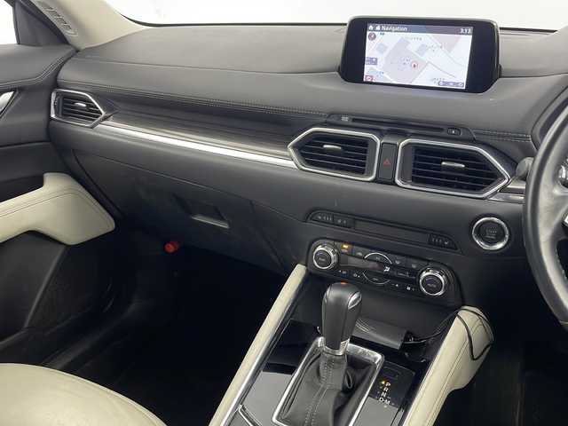 マツダ ＣＸ－５ XD Lパッケージ 新潟県 2017(平29)年 3.9万km ジェットブラックマイカ メーカー純正ナビ/(フルセグTV.Bluetooth)/バックカメラ/スマートシティブレーキ/レーダークルーズコントロール/レーンキープアシスト/革巻きステアリング/ステアリングリモコン/ステアリングヒーター/LEDオートライト/前後フォグランプ/コーナーセンサー/パワーバックドア/電子制御パーキングブレーキ/ブレーキホールド/プッシュスタート/スマートキー/純正フロアマット