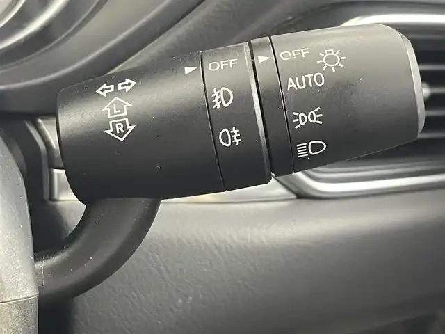 マツダ ＣＸ－５ XD Lパッケージ 大阪府 2017(平29)年 3.9万km ジェットブラックマイカ i-ACTIVSENSE/　・・アドバンストスマートシティブレーキサポート/　・レーンキープアシスト/　・交通標識認識システム/　・ドライバーアテンションアラート/純正ナビ（Bluetooth/CD/DVD）/フルセグTV/バックカメラ/レーダークルーズコントロール/LEDヘッドライト/レザーシート/パワーシート/シートヒーター/純正19インチアルミホイール/ブラインドスポットモニター/コーナーセンサー/ステアリングヒーター/スマートキー/ETC
