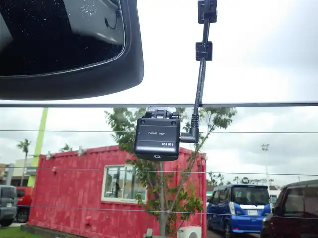 スズキ スペーシア カスタム HYBRID XS 千葉県 2020(令2)年 4.8万km ピュアホワイトP 社外メモリーナビ【AVIC-RW810】/フルセグテレビ/Bluetooth/DVD再生機能/バックカメラ/ETC/ドライブレコーダー/プッシュスタート/スペアキー/両側パワースライドドア/運転席シートヒーター/純正フロアマット/電動格納ウィンカーミラー/ドアバイザー/コーナーセンサー/スズキセーフティサポート/横滑り防止装置/盗難防止装置/純正アルミホイール15インチ