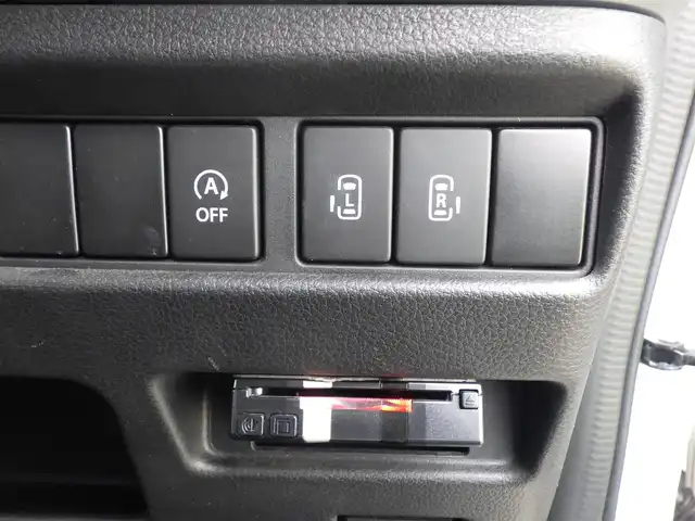 スズキ スペーシア カスタム HYBRID XS 千葉県 2020(令2)年 4.8万km ピュアホワイトP 社外メモリーナビ【AVIC-RW810】/フルセグテレビ/Bluetooth/DVD再生機能/バックカメラ/ETC/ドライブレコーダー/プッシュスタート/スペアキー/両側パワースライドドア/運転席シートヒーター/純正フロアマット/電動格納ウィンカーミラー/ドアバイザー/コーナーセンサー/スズキセーフティサポート/横滑り防止装置/盗難防止装置/純正アルミホイール15インチ