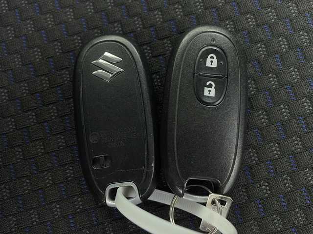 スズキ ハスラー Jスタイル Ⅲ 栃木県 2018(平30)年 5万km アクティブイエロー/スチールシルバー2トーン 社外ナビ/（）/バックカメラ/衝突軽減システム/車線逸脱抑制機能/横滑り防止/アイドリングストップ/ビルトインETC/前席シートヒーター/ハーフレザー/純正アルミホイール/社外フロアマット/電動格納ミラー/ステアリングスイッチ/ISOFIX/プッシュスタート/スマートキー