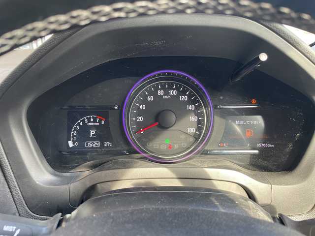 ホンダ ヴェゼル RS ホンダセンシング 愛知県 2017(平29)年 5.7万km クリスタルブラックパール 純正7インチSDナビ（あり）/レーダークルーズコントロール/シートヒーター/バックカメラ/純正アルミホイール/LEDヘッドライト/パドルシフト/レーンキープアシスト/ドライブレコーダー/ETC/ステアリングスイッチ/スマートキー/プッシュスタート