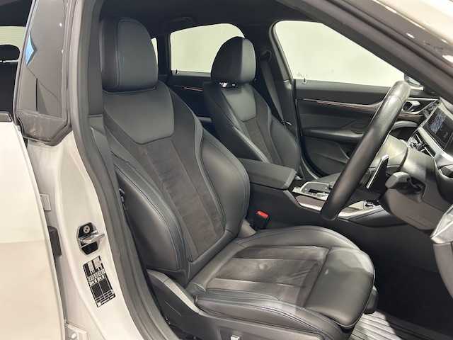 ＢＭＷ ＢＭＷ ４２０ｉ 宮城県 2023(令5)年 3.9万km 白 純正ナビ/全方位カメラ/Bluetooth/フルセグTV/衝突被害軽減システム/追従走行付きクルーズコントロール/レーンキープアシスト/前後コーナーセンサー/MTモード付きAT/パドルシフト/ホールドブレーキ/電動リアゲート/本革レザーシート/シートメモリー/シートヒーター/パワーシート/LEDヘッドライト/オートライト/純正ETC/純正アルミホイール/純正フロアマット