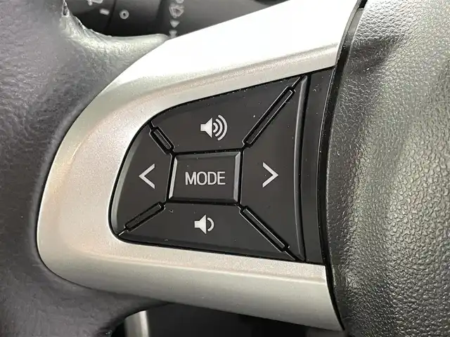 トヨタ ルーミー カスタムG 福井県 2019(令1)年 2.2万km パールホワイトⅢ Panasonicナビ　/CD/DVD/Bluetooth/フルセグ/両側パワースライドドア/スマートアシスト/・衝突警報機能/・ブレーキ制御付誤発進抑制機能/・車線逸脱警報機能/・クルーズコントロール/・オートライト/バックカメラ/シートヒーター/前後ドラレコ/LEDヘッドライト/ETC/フォグランプ