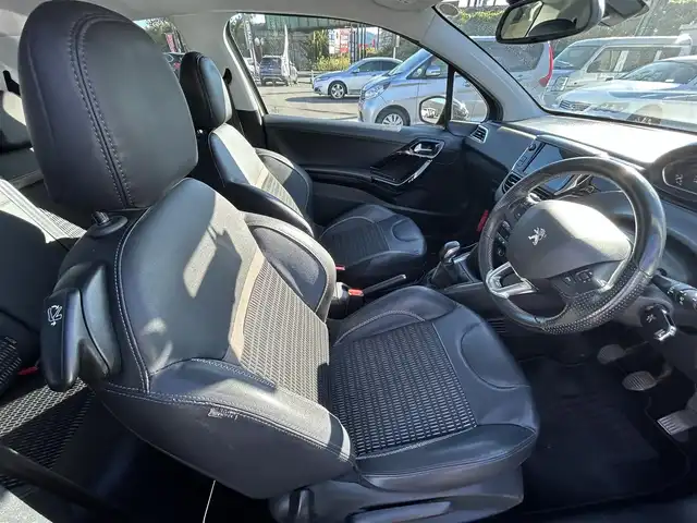 プジョー ２０８ アリュール 静岡県 2013(平25)年 9.9万km ゴールド MT車/純正ディスプレイオーディオ/・Bluetooth/・AM/FM/ETC/純正16インチアルミホイール/ハーフレザーシート/前後ドライブレコーダー/スペアキー