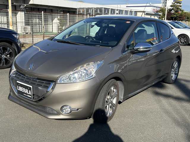 プジョー ２０８ アリュール 山形県 2013(平25)年 9.9万km スピリットグレー MT車/純正ディスプレイオーディオ/・Bluetooth/・AM/FM/ETC/純正16インチアルミホイール/ハーフレザーシート/前後ドライブレコーダー/スペアキー