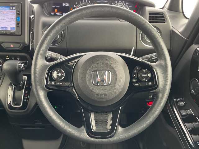 ホンダ Ｎ ＢＯＸ カスタム L 愛知県 2023(令5)年 2.1万km プラチナホワイトパール ホンダセンシング/純正ナビ/片側パワースライド/レーダークルーズコントロール/シートヒーター/バックカメラ/コーナーセンサー/純正アルミホイール/LEDヘッドライト/オートマチックハイビーム/衝突軽減システム/フルセグ/CD DVD/Bluetooth/ステアリングスイッチ/スマートキー/プッシュスタート