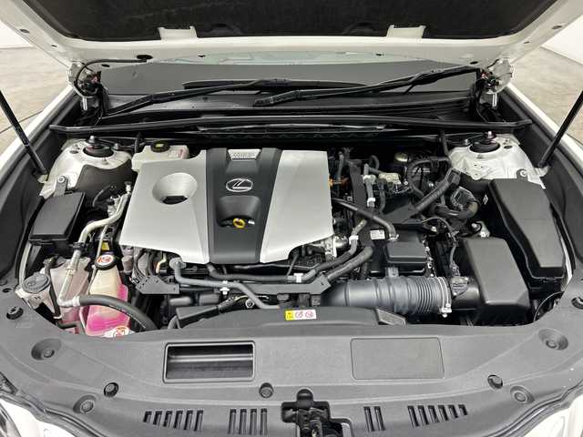 レクサス ＥＳ 300h バージョンL 三重県 2019(令1)年 4万km ソニッククォーツ /禁煙車//純正ナビ/・フルセグ・Bluetooth・CD・DVD・Blu-ray・Bluetooth・SD//パノラミックビューモニター//サンルーフ//ブラインドスポットモニター//前席パワーシート（メモリ付き）//全席シートヒーター//前席ベンチレーション//革巻きステアリング//プリクラッシュセーフティ//オートマチックハイビーム//レーダークルーズコントロール//ステアリングヒーター//パワートランク//パドルシフト//オートブレーキホールド//電子パーキング//リアサンシェード//クリアランスソナー//ビルトインETC2.0//置くだけ充電//AC100V//レザーシート