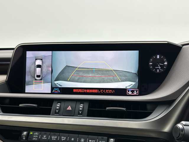 レクサス ＥＳ 300h バージョンL 三重県 2019(令1)年 4万km ソニッククォーツ /禁煙車//純正ナビ/・フルセグ・Bluetooth・CD・DVD・Blu-ray・Bluetooth・SD//パノラミックビューモニター//サンルーフ//ブラインドスポットモニター//前席パワーシート（メモリ付き）//全席シートヒーター//前席ベンチレーション//革巻きステアリング//プリクラッシュセーフティ//オートマチックハイビーム//レーダークルーズコントロール//ステアリングヒーター//パワートランク//パドルシフト//オートブレーキホールド//電子パーキング//リアサンシェード//クリアランスソナー//ビルトインETC2.0//置くだけ充電//AC100V//レザーシート