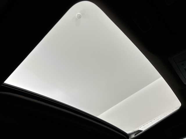 レクサス ＥＳ 300h バージョンL 三重県 2019(令1)年 4万km ソニッククォーツ /禁煙車//純正ナビ/・フルセグ・Bluetooth・CD・DVD・Blu-ray・Bluetooth・SD//パノラミックビューモニター//サンルーフ//ブラインドスポットモニター//前席パワーシート（メモリ付き）//全席シートヒーター//前席ベンチレーション//革巻きステアリング//プリクラッシュセーフティ//オートマチックハイビーム//レーダークルーズコントロール//ステアリングヒーター//パワートランク//パドルシフト//オートブレーキホールド//電子パーキング//リアサンシェード//クリアランスソナー//ビルトインETC2.0//置くだけ充電//AC100V//レザーシート