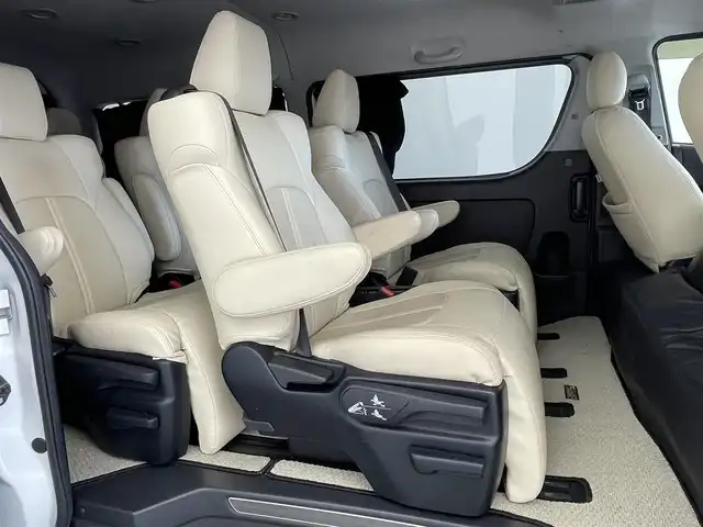 トヨタ ハイエース ファインテックツアラー 埼玉県 2020(令2)年 4.9万km ホワイトパールクリスタルシャイン モデリスタ　ＡＬＰＩＮＥ１１インチナビ　フリップダウンモニター　バックカメラ　デジタルインナーミラー　両側パワースライドドア　ＥＴＣ　レザー調シートカバー　ウッド調ハンドル　スマートキー　オートライト