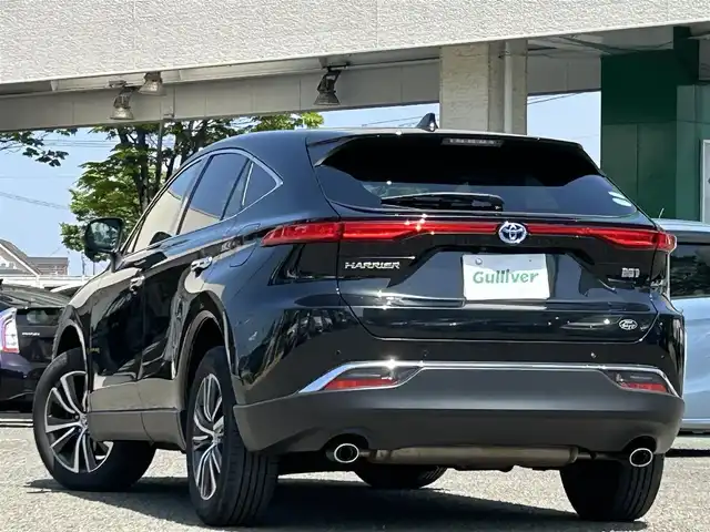 トヨタ ハリアー ハイブリッド G レザーパッケージ 宮城県 2020(令2)年 2.7万km プレシャスブラックパール /ワンオーナー//デジタルインナーミラー//純正メモリナビ（フルセグＴＶ，ＡＭ，ＦＭ，ＢＴ，Ｍｉｒａｃａｓｔ）//衝突被害軽減システム//ブラインドスポットモニター//クリアランスソナー//バックモニター//オートアラーム//レーダークルーズコントロール//ETC//パワーシートD席・N席//オートマチックハイビームスイッチ//ハンドルヒーター//アイドリングストップ//パワーバックドア//プッシュスタート//レーダーディパーチャーアラート//車両接近通報一時停止スイッチ//純正フロアマット//USBポート//トヨタSOSボタン//純正AWスタッドレスタイヤ積込