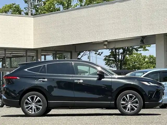 トヨタ ハリアー ハイブリッド G レザーパッケージ 宮城県 2020(令2)年 2.7万km プレシャスブラックパール /ワンオーナー//デジタルインナーミラー//純正メモリナビ（フルセグＴＶ，ＡＭ，ＦＭ，ＢＴ，Ｍｉｒａｃａｓｔ）//衝突被害軽減システム//ブラインドスポットモニター//クリアランスソナー//バックモニター//オートアラーム//レーダークルーズコントロール//ETC//パワーシートD席・N席//オートマチックハイビームスイッチ//ハンドルヒーター//アイドリングストップ//パワーバックドア//プッシュスタート//レーダーディパーチャーアラート//車両接近通報一時停止スイッチ//純正フロアマット//USBポート//トヨタSOSボタン//純正AWスタッドレスタイヤ積込