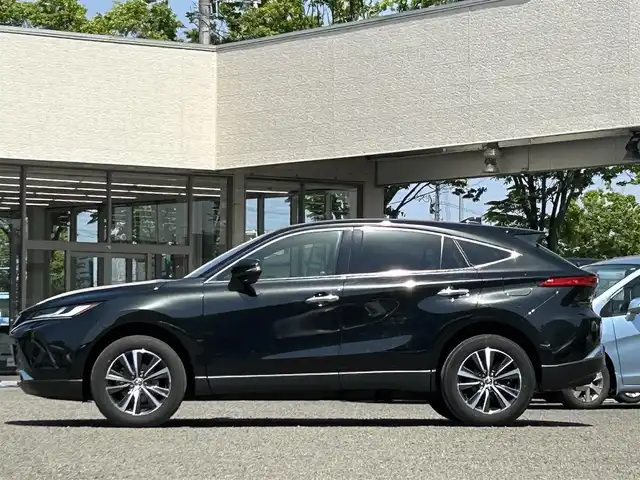トヨタ ハリアー ハイブリッド G レザーパッケージ 宮城県 2020(令2)年 2.7万km プレシャスブラックパール /ワンオーナー//デジタルインナーミラー//純正メモリナビ（フルセグＴＶ，ＡＭ，ＦＭ，ＢＴ，Ｍｉｒａｃａｓｔ）//衝突被害軽減システム//ブラインドスポットモニター//クリアランスソナー//バックモニター//オートアラーム//レーダークルーズコントロール//ETC//パワーシートD席・N席//オートマチックハイビームスイッチ//ハンドルヒーター//アイドリングストップ//パワーバックドア//プッシュスタート//レーダーディパーチャーアラート//車両接近通報一時停止スイッチ//純正フロアマット//USBポート//トヨタSOSボタン//純正AWスタッドレスタイヤ積込