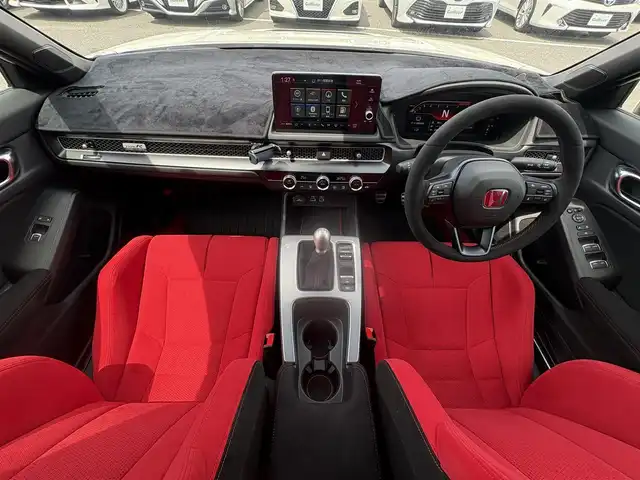 ホンダ シビック タイプR 徳島県 2023(令5)年 0.4万km チャンピオンシップホワイト 純正メモリーナビ/AM/FM/Bluetooth/USB/Bluetooth/バックカメラ/ビルトインETC2.0/純正USB/Bluetooth再生/純正フロアマット/純正19インチアルミホイール/ブラインドスポットモニター/クルーズコントロール/パーキングセンサーシステム/ドライブモード/オートマチックブレーキホールド/コーナーセンサー/プッシュスタート/オートライト/取扱説明書/新車時保証書