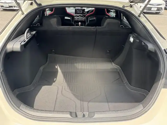 ホンダ シビック タイプR 徳島県 2023(令5)年 0.4万km チャンピオンシップホワイト 純正メモリーナビ/AM/FM/Bluetooth/USB/Bluetooth/バックカメラ/ビルトインETC2.0/純正USB/Bluetooth再生/純正フロアマット/純正19インチアルミホイール/ブラインドスポットモニター/クルーズコントロール/パーキングセンサーシステム/ドライブモード/オートマチックブレーキホールド/コーナーセンサー/プッシュスタート/オートライト/取扱説明書/新車時保証書