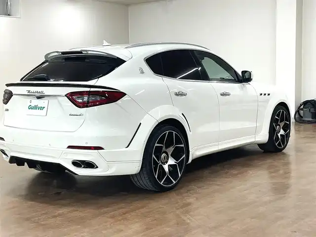 マセラティ レヴァンテ S 道央・札幌 2017(平29)年 3.9万km ビアンコ 4WD/純正ナビ/・ワンセグTV/BT/SD/USB/AM/FM/バックカメラ/全方位カメラ/サンルーフ/赤革シート/全席シートヒーター/前席パワーシート/運転席シートメモリ機能/社外前後ドライブレコーダー/社外レーダー/横滑り防止装置/オートクルーズコントロール/ビルトインETC/ブラインドスポットモニター/前後コーナーセンサー/プッシュスタート/スマートキー/オートライト/LEDヘッドライト/前後フォグライト/ウインカーミラー/カーテンエアバッグ/ルーフレール/トノカバー/NOVITEC製22インチAW/NOVITEC製フルエアロ/取扱説明書