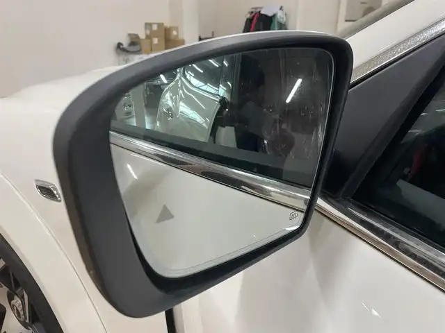 マセラティ レヴァンテ S 道央・札幌 2017(平29)年 3.9万km ビアンコ 4WD/純正ナビ/・ワンセグTV/BT/SD/USB/AM/FM/バックカメラ/全方位カメラ/サンルーフ/赤革シート/全席シートヒーター/前席パワーシート/運転席シートメモリ機能/社外前後ドライブレコーダー/社外レーダー/横滑り防止装置/オートクルーズコントロール/ビルトインETC/ブラインドスポットモニター/前後コーナーセンサー/プッシュスタート/スマートキー/オートライト/LEDヘッドライト/前後フォグライト/ウインカーミラー/カーテンエアバッグ/ルーフレール/トノカバー/NOVITEC製22インチAW/NOVITEC製フルエアロ/取扱説明書