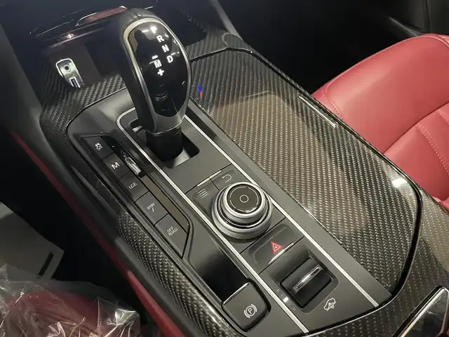 マセラティ レヴァンテ S 道央・札幌 2017(平29)年 3.9万km ビアンコ 4WD/純正ナビ/・ワンセグTV/BT/SD/USB/AM/FM/バックカメラ/全方位カメラ/サンルーフ/赤革シート/全席シートヒーター/前席パワーシート/運転席シートメモリ機能/社外前後ドライブレコーダー/社外レーダー/横滑り防止装置/オートクルーズコントロール/ビルトインETC/ブラインドスポットモニター/前後コーナーセンサー/プッシュスタート/スマートキー/オートライト/LEDヘッドライト/前後フォグライト/ウインカーミラー/カーテンエアバッグ/ルーフレール/トノカバー/NOVITEC製22インチAW/NOVITEC製フルエアロ/取扱説明書